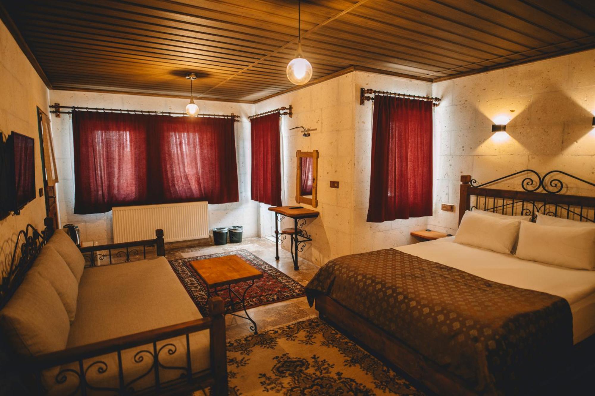 Bed and Breakfast Çavuşin Cave House à Göreme Extérieur photo