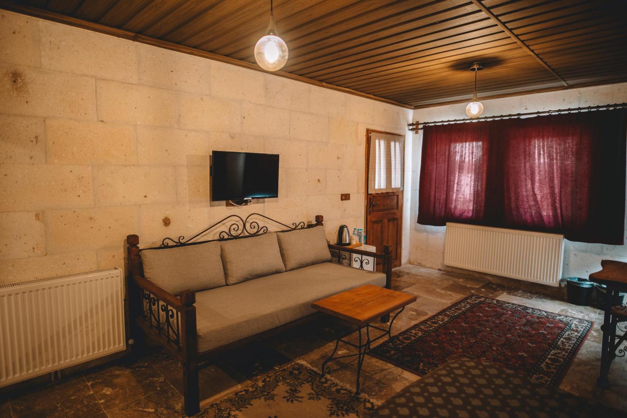 Bed and Breakfast Çavuşin Cave House à Göreme Extérieur photo